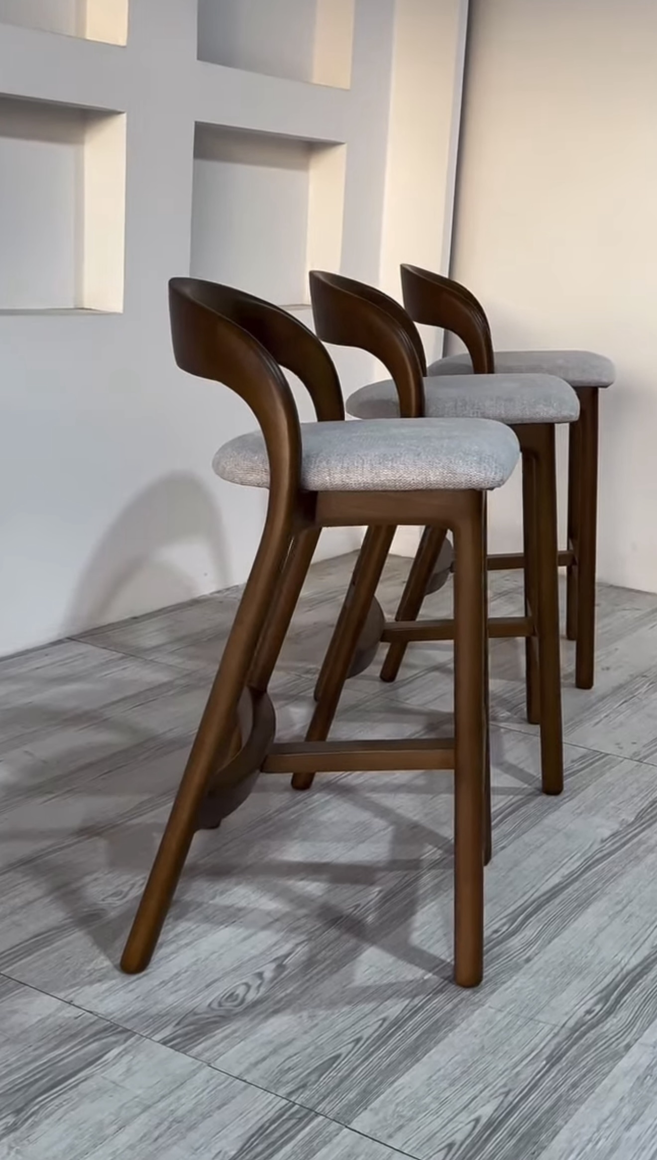 Pebble High Chair view 2